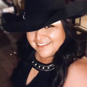 Meet your Posher, Adriana